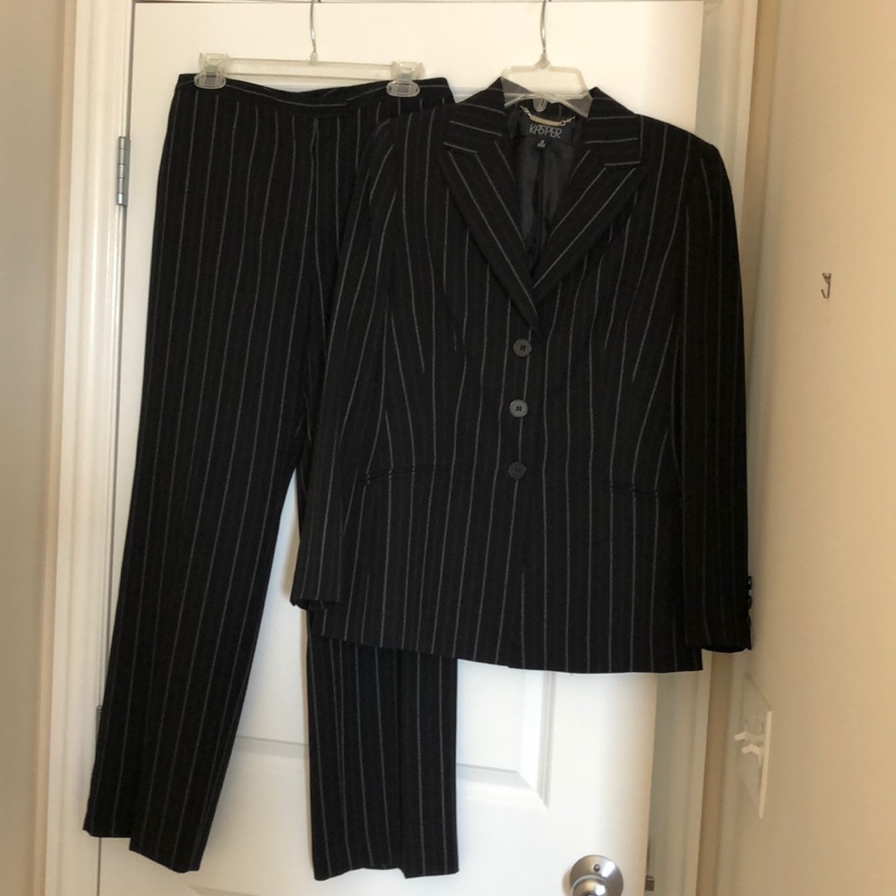 Pant suit